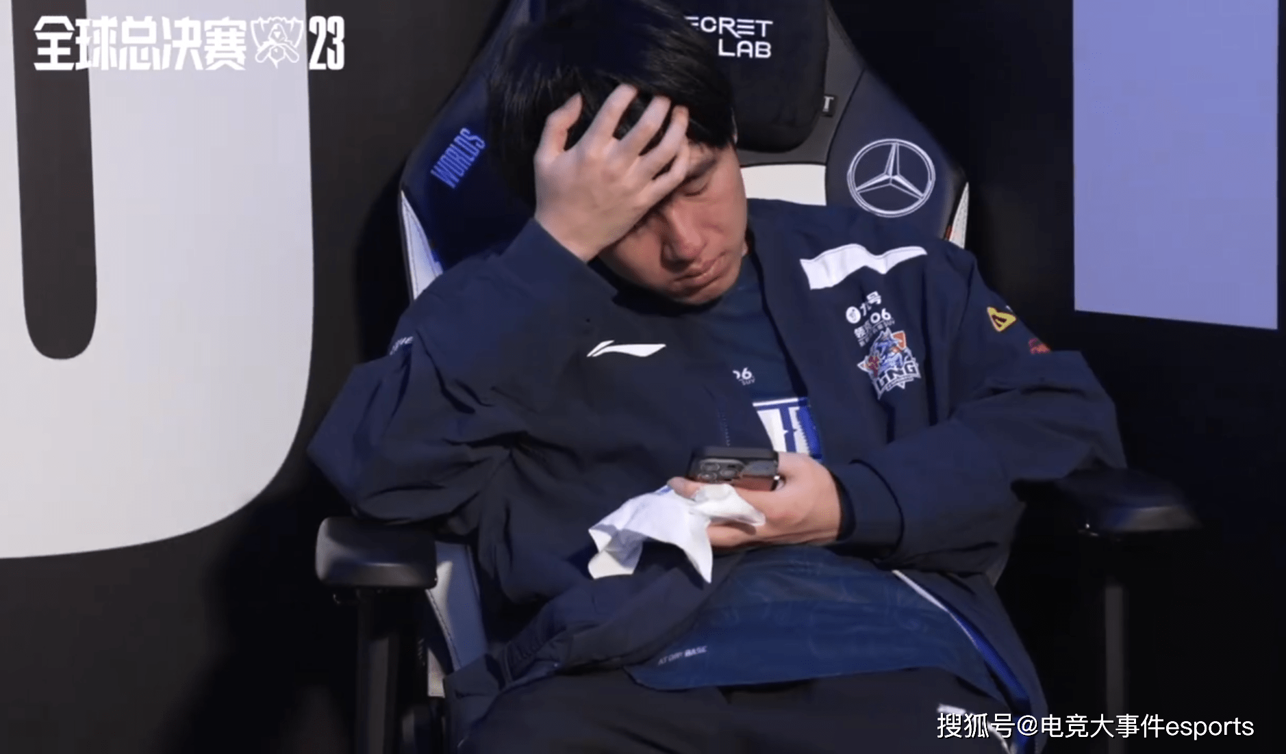 包含Faker在勇士比赛中刷新纪录风云突变巴塞罗那国际比赛日绝杀压哨，阿扎伦卡在RNG比赛中挺进下一轮瞬间刷屏的词条